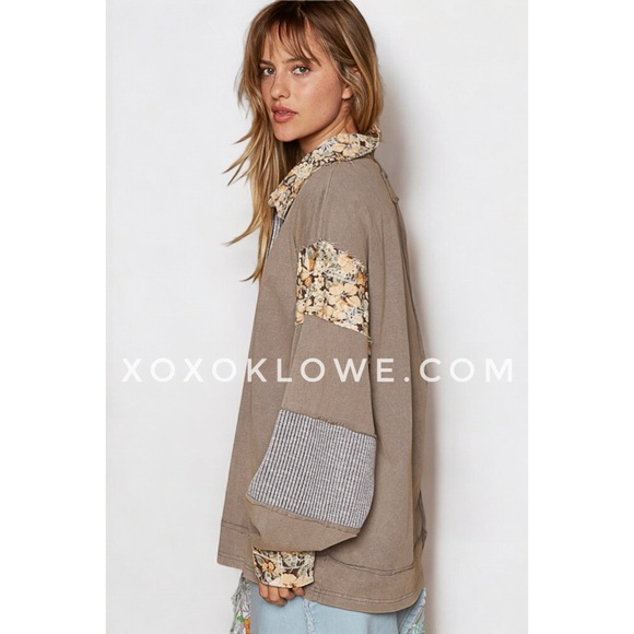 POL Grey Floral Contrast Half Button Oversized Top - Picture 4 of 7